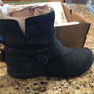 JBU Navy Dottie Boot 7.5